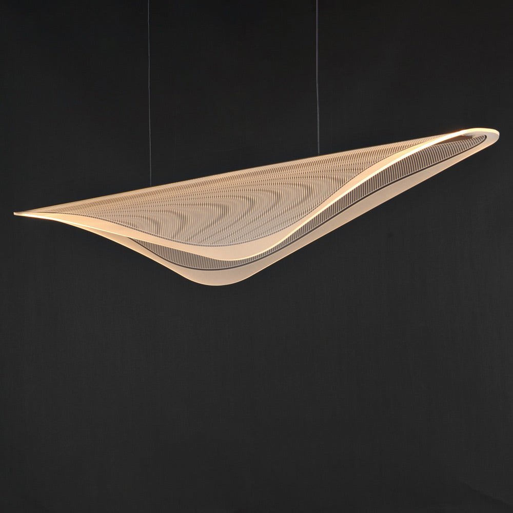 Suspension linéaire LED inspirée de la raie manta en acrylique plié
