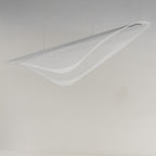 Suspension linéaire LED inspirée de la raie manta en acrylique plié