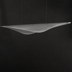 Suspension linéaire LED inspirée de la raie manta en acrylique plié