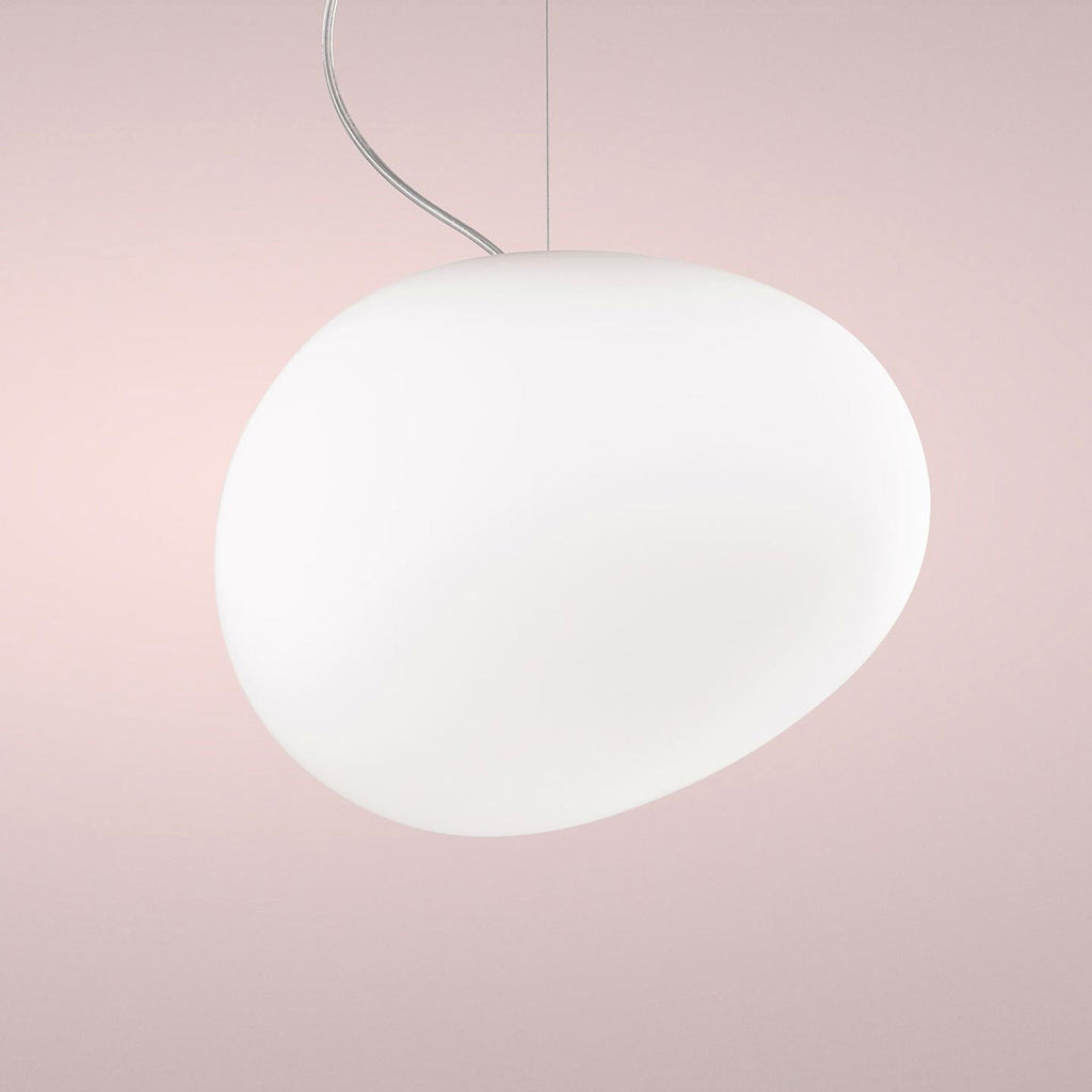 Suspension contemporaine abstraite en verre satiné soufflé