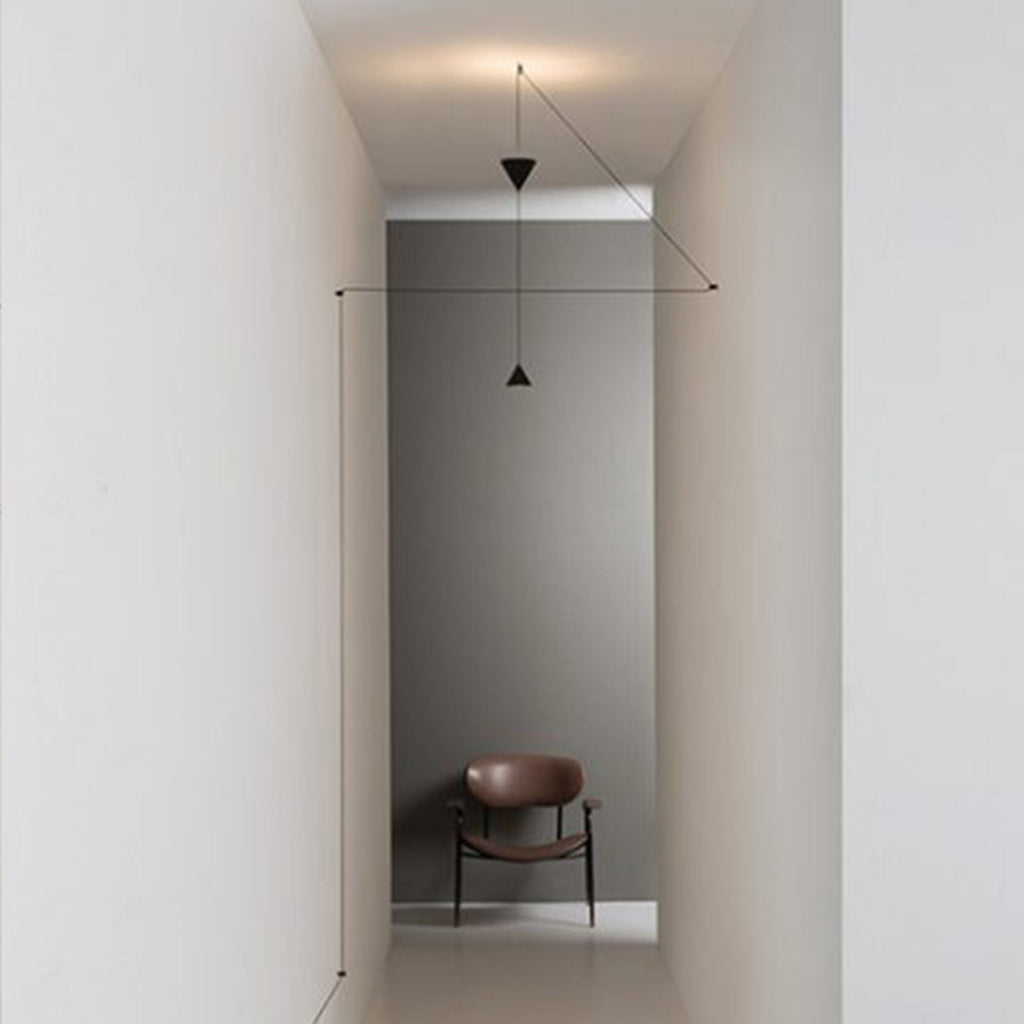 Lampadaire LED dimmable à abat-jour conique en aluminium