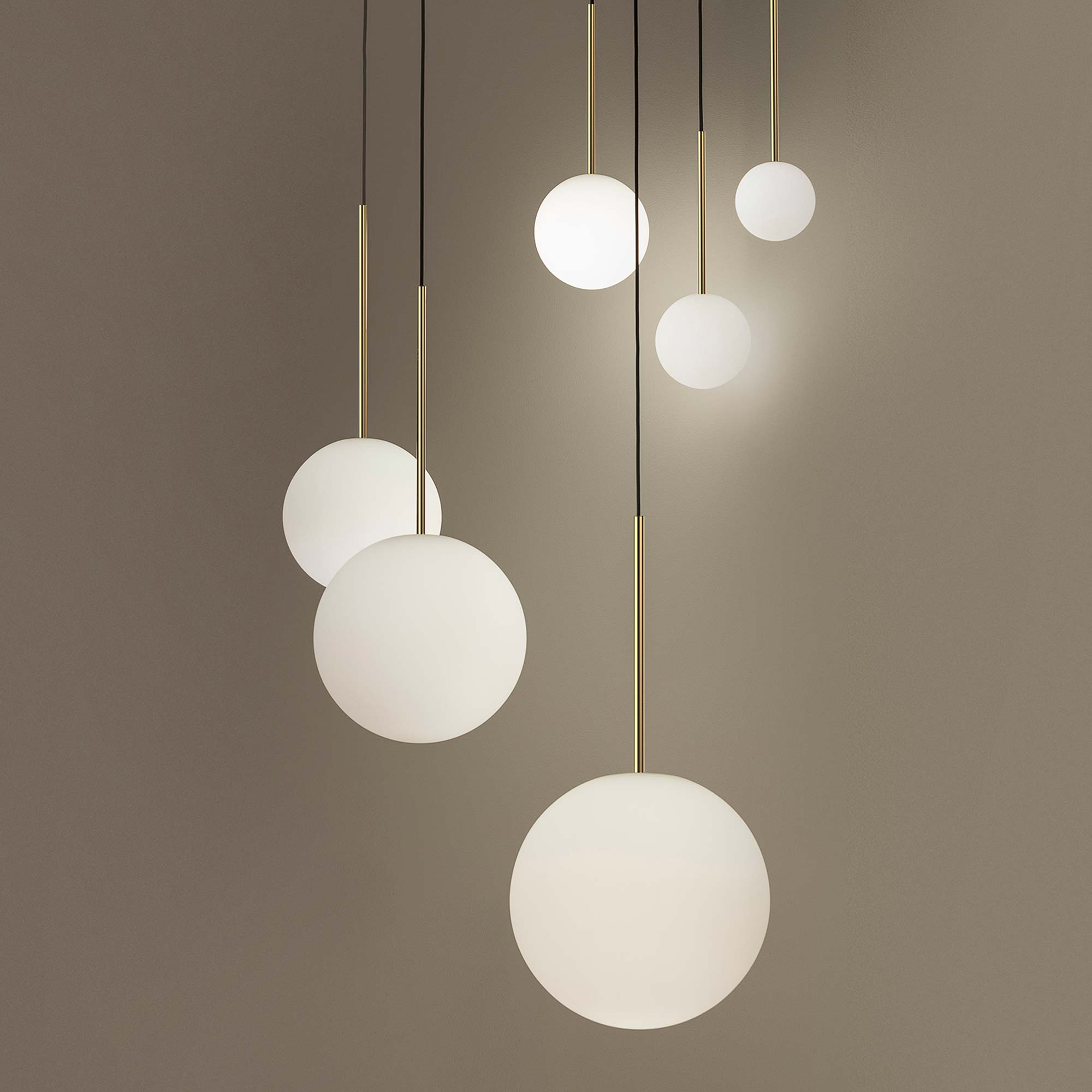 Suspension LED minimaliste, chaude et discrète, sphère en acier, verre et aluminium