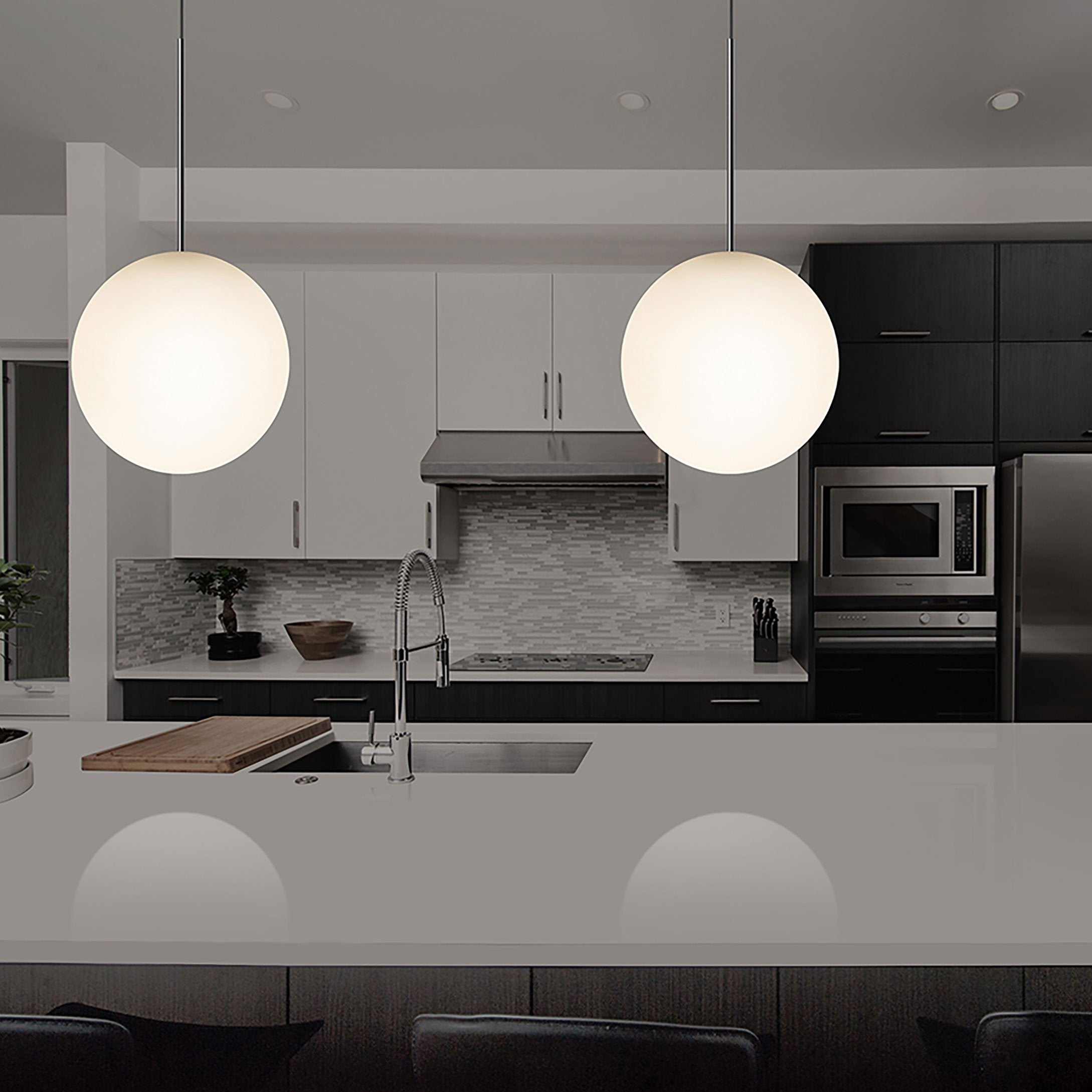 Suspension LED minimaliste, chaude et discrète, sphère en acier, verre et aluminium