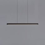 Suspension LED minimaliste linéaire en aluminium et bois.